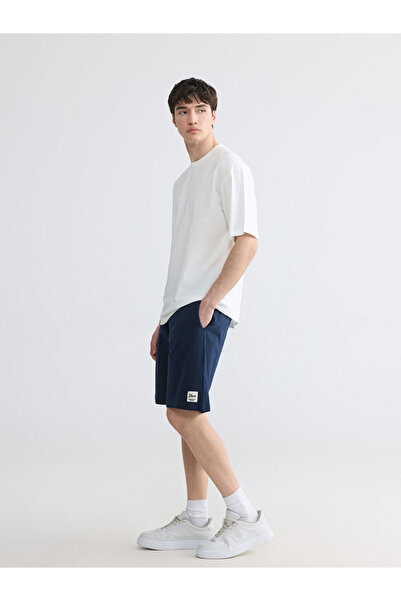 LC Waikiki شورتات رجالية من UZG STORE بتصميم StandardFit للرجال الأنيقين