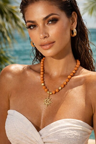Solare Accessories Yeşim Taşlı Boncuk Kolye – Altın Kaplama Güneş Figürlü Kolye