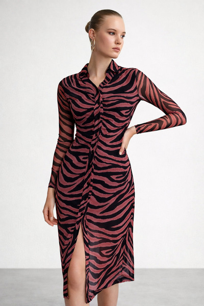 QUHOX Γυναικείο φόρεμα πουκάμισο με διαφάνειες και σχέδιο ζέβρας – με σκίσιμο...