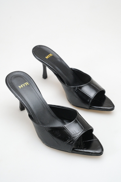 meyra'nın ayakkabıları Γυναικεία πέδιλα με μυτερή μύτη και τακούνι σε μαύρο χ...