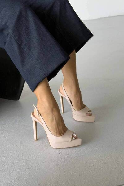 AYAKKABI PRENSİ Heimdall Toka Detaylı İnce Topuk 13 Cm Nude Rugan Platform Kadın Ayakkabı