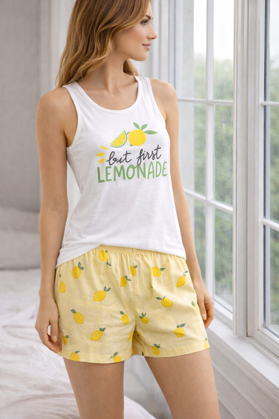 STELLAPİNK ΣΕΤ ΠΙΤΖΑΜΑΣ ΜΕ ΣΧΕΔΙΟ ΛΕΜΟΝΙ ΚΑΙ ΣΟΡΤΣ ΜΕ ΜΗΔΕΝΙΚΑ ΜΑΝΙΚΙΑ