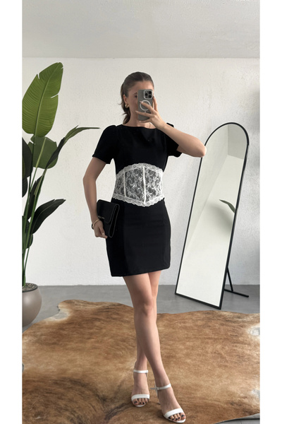 asfamoda Γυναικείο μίνι φόρεμα με μαύρη δαντέλα, κοντό μανίκι, τονισμένη μέση...