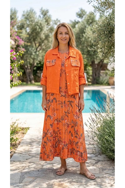 Punta Otantik NC25492 Ιταλικό σετ σακάκι με φλοράλ σχέδια και φόρεμα σε πορτο...