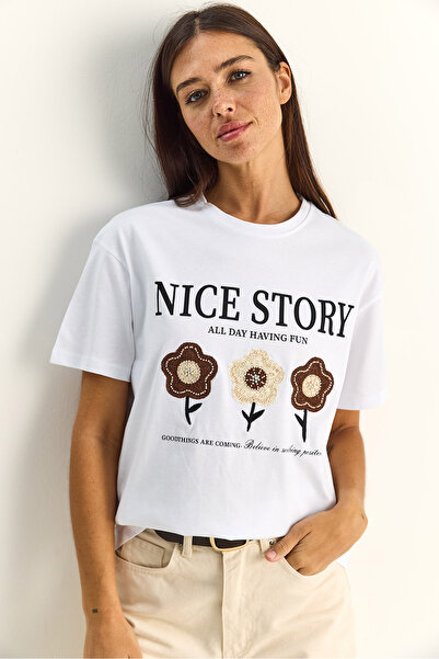 Bianco Lucci Γυναικείο μπλουζάκι με ωραία σχέδια και λεπτομέρεια κεντήματος, ...