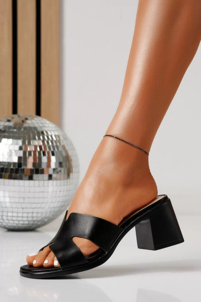 Zaira Γυναικείες μαύρες παντόφλες με τακούνι από οικολογικό δέρμα Νίκι # 2497...