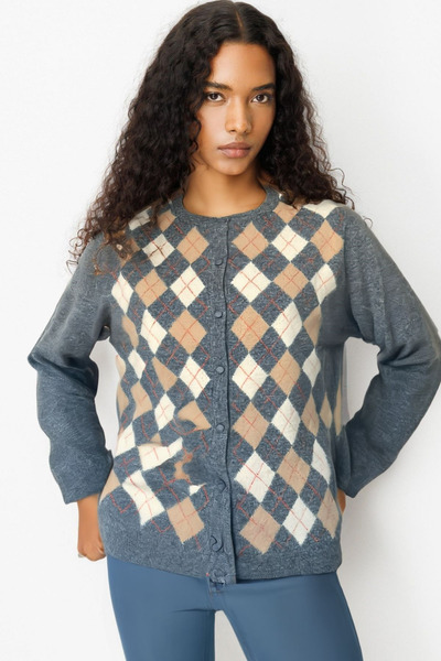 Desen Triko Women's Crew Neck Wool Cardigan with Diamond Pattern on the Front...