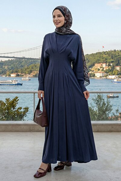 InStyle Φόρεμα με μανίκια νυχτερίδα και ζώνη σε σκούρο μπλε χρώμα