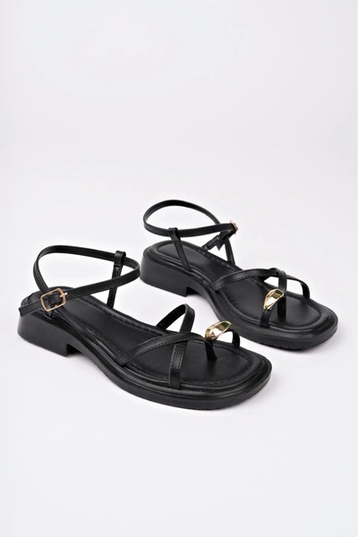 KAYGISIZ AYAKKABI Γυναικεία Μαύρα Δαχτυλίδια Λεπτομερή Σανδάλια Σταυρού Σαγιο...