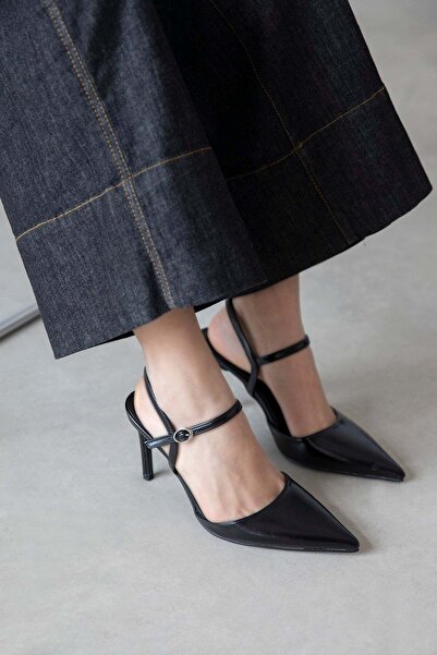 STRASWANS Stella Women's Heeled Wrinkled Leather Shoes Black