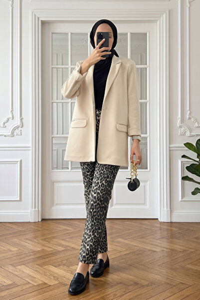 MODAQU Μπεζ μπουφάν Aura με ένα κουμπί και τσέπες