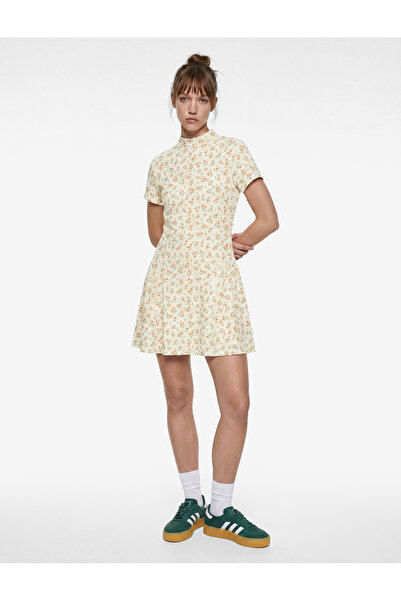 Koton Μίνι κοντομάνικο φόρεμα με ψηλό λαιμό και φλοράλ σχέδιο