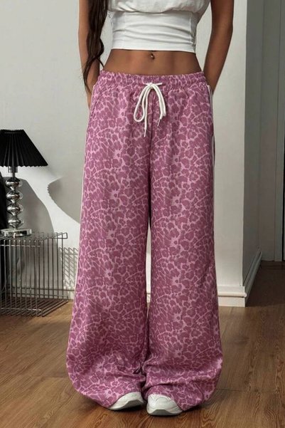 İlayda Toprak Prep Pink Leopard Patterned Striped Printed Oversize Elastic Waist Lace-Up Sweatpants