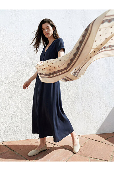 LC Waikiki YK PLUS FARKIYLA LCW Comfort Ναυτικό Μπλε Φόρεμα με V-λαιμόκοψη κα...