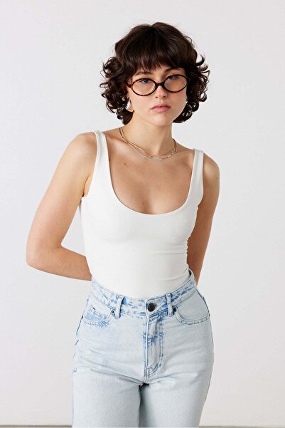 FACETTE Κορμάκι με τιράντες σε στενή γραμμή Εκρού