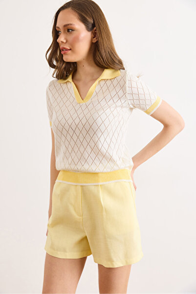 Olalook Γυναικεία λευκή και κίτρινη μπλούζα πόλο με λεπτομέρεια σε χρώμα, επο...