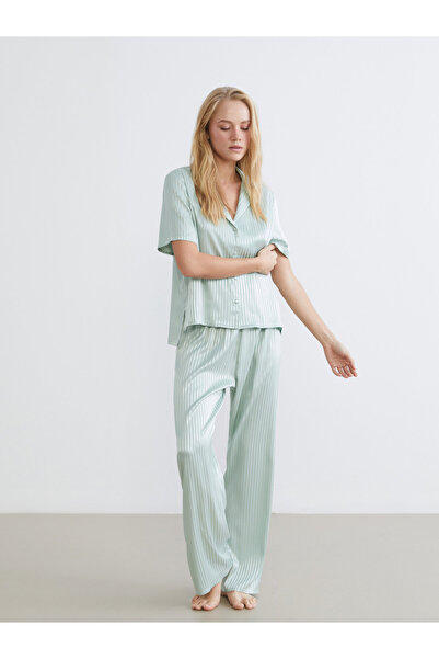 LC Waikiki Collared Neck Striped Satin Women's Pyjamas Set