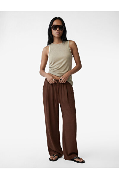 Koton Παντελόνι από ύφασμα Aerobin με κορδόνια στη μέση, τσέπες και φαρδιά ίσ...