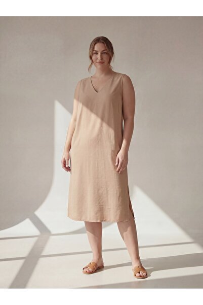 RMG Αμάνικο φόρεμα με λαιμόκοψη V σε μεγάλο μέγεθος, casual, βιζόν