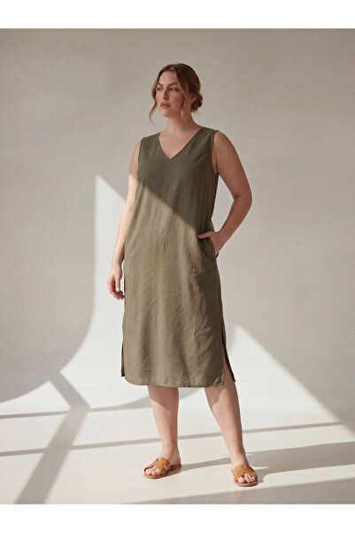 RMG Αμάνικο φόρεμα με λαιμόκοψη V σε μεγάλο μέγεθος, casual, χακί