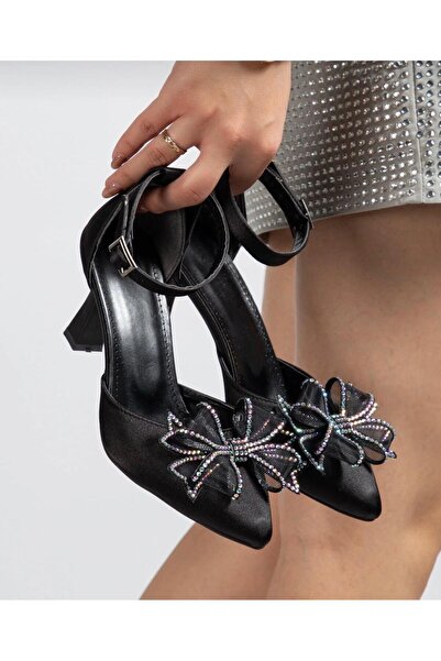 FİYANA SHOES مادة الساتان، فستان سهرة بتفاصيل فيونكة، أحذية نسائية