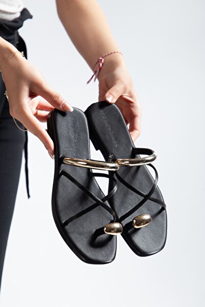 Hayalimdeki Ayakkabı Γυναικεία μαύρα χρυσά δαχτυλίδια Jenet με λεπτομέρειες κ...