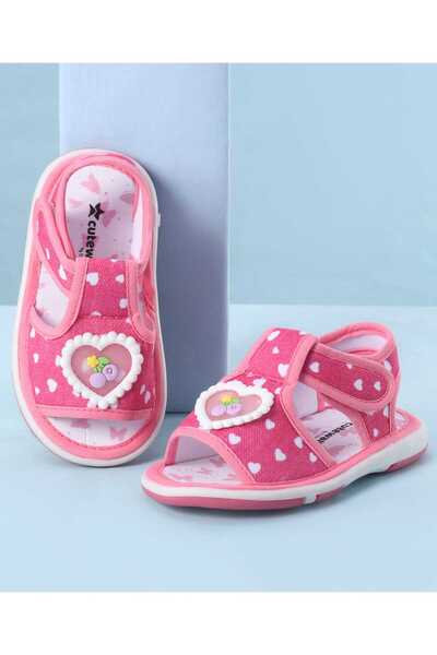 Cute Walk by Babyhug صندل بإغلاق فيلكرو مع طباعة قلب وتطريز - لون فوشيا