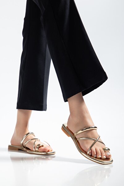 Hayalimdeki Ayakkabı Γυναικεία χρυσά δαχτυλίδια Jenet με λεπτομέρειες και καθ...