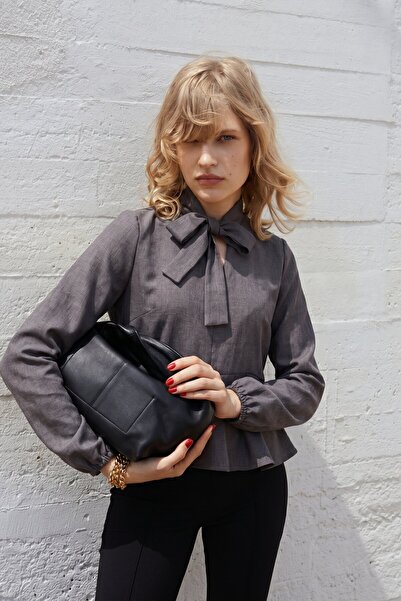 armonika Γυναικεία μπλούζα με δέσιμο στο λαιμό, ελαστικά μανίκια και βολάν στ...