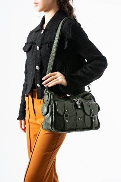 571 Collections Çanta Πλυμένη δερμάτινη τσάντα ώμου πράσινη - Με αξεσουάρ κλε...