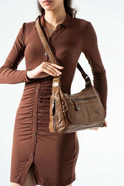 571 Collections Çanta Δερμάτινη τσάντα ώμου με λουράκι, μαύρισμα χρώμα, Μοντέ...