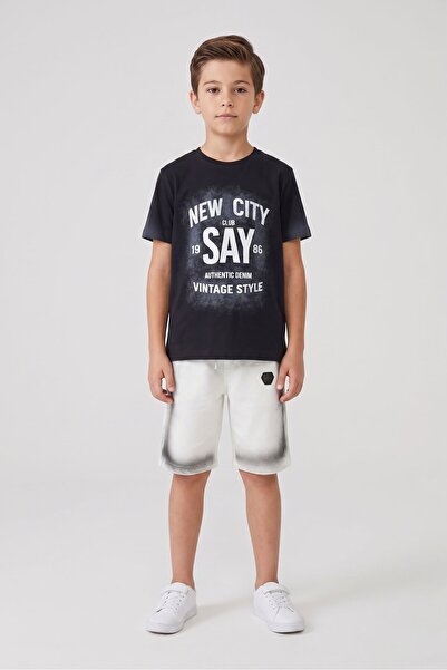 Cansın Mini Μαύρο μπλουζάκι με ανάγλυφα γράμματα και σορτς με σχέδιο, σετ 2 τ...