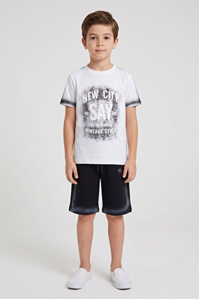 Cansın Mini Tricou alb cu text în relief și pantaloni scurți cu model, set 2 ...