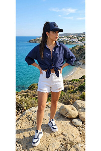 MODA Λευκό σορτς μίνι λίκρα με σκισίματα και λεπτομέρειες