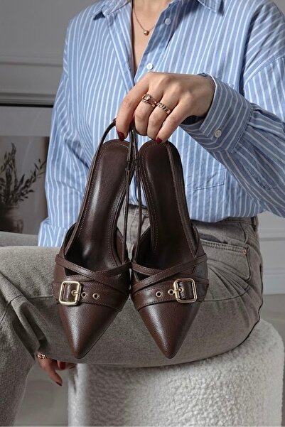 POLKA STORE Γυναικεία παπούτσια με μυτερή μύτη, λεπτομέρεια από κάψουλες και ...