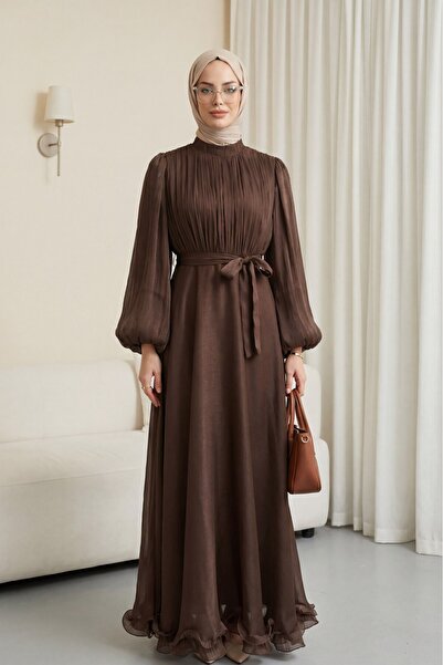 Modamorfo Φόρεμα Janjan από σιφόν με βολάν στη φούστα και ζώνη - καφέ