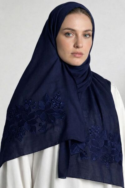 Veil Designer طرحه روز كحلي طبقتين بتطريز ورود علي الطرفين قماش بوال ياباني 1...