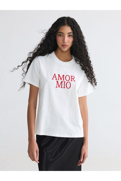 LC Waikiki RMZ GİYİM FARKIŞΛΑ Zero Roba Γυναικείο T-shirt με κέντημα στο λαιμό