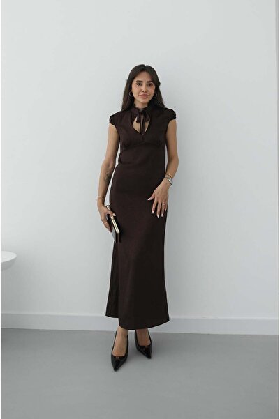 Havoş Καφέ σατέν φόρεμα με δαντελένια λεπτομέρεια στο λαιμό