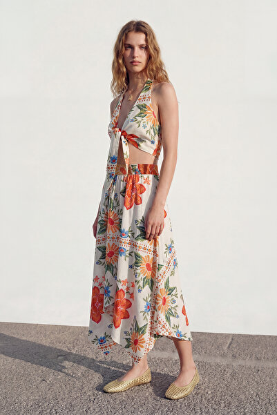 Quzu Κρέμα ασύμμετρης μίντι φούστας με φλοράλ σχέδια