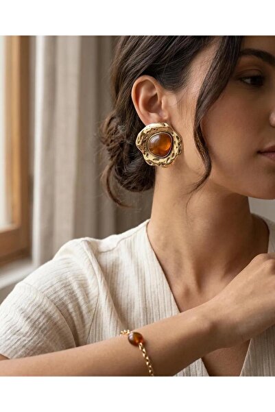 LİYONA JEWELLERY Gold Dövme Plaka Kahverengi Vintage Küpe