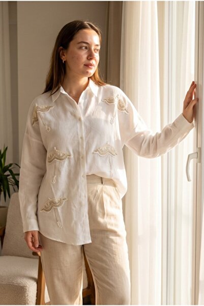 Morvarid قميص نسائي كبير الحجم بتفاصيل مطرزة بلون إكرو - أنيق ومريح للاستخدام...