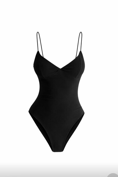 moda poni Γυναικείο μαύρο κορμάκι με βαθύ ντεκολτέ και λουράκια