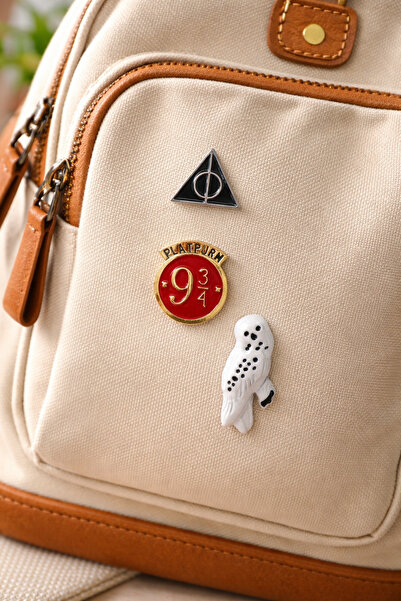 HER ŞEY NOTA www.herseynota.com 3’lü Pin Rozet Seti Harry Potter Platform 9¾ ...