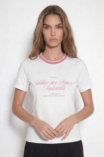 Quzu Piping Collar Text Printed T-Shirt Ecru-Pink