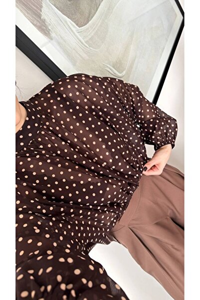 LOKADI Καφέ Μπλούζα Σιφόν με Πουά και Μανίκια Μπαλόνι - Όρθιος Γιακάς με Δέσι...