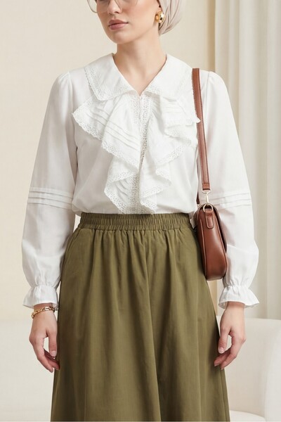 Modamorfo Блуза с набрана предна част, назъбени ръкави и ластик - бяла