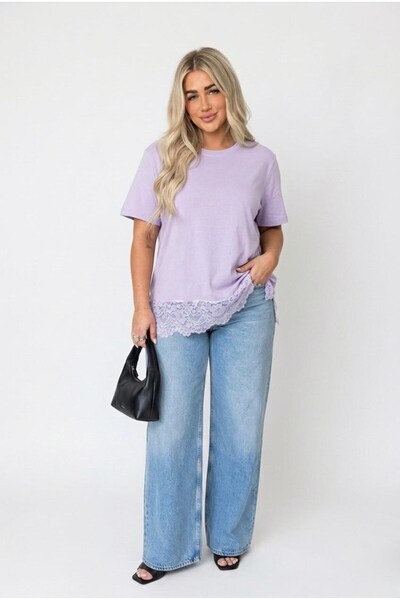 Koza Butik Γυναικείο κοντομάνικο μπλουζάκι μεγάλου μεγέθους με δαντέλα στο τε...