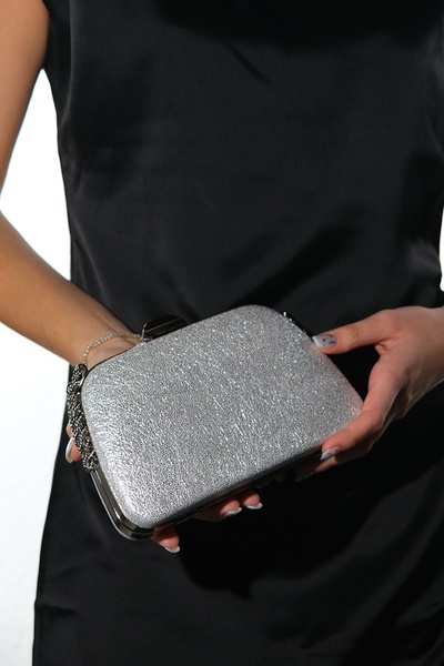 LuviShoes Γυναικεία βραδινή τσάντα φορέματος ARIOSA Silver Print