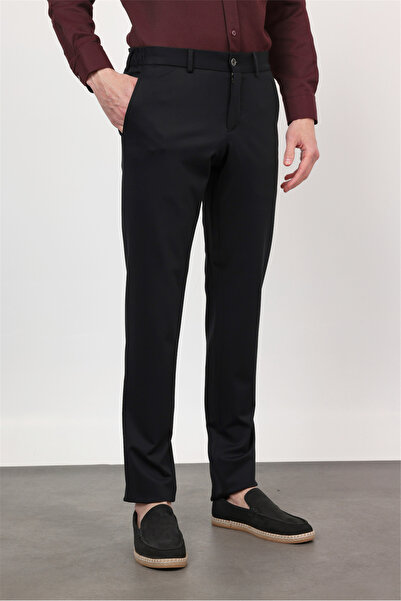 İmza Μαύρο πλεκτό παντελόνι jogger με πλαϊνή τσέπη και αυτοσχεδιασμένο σχέδιο...